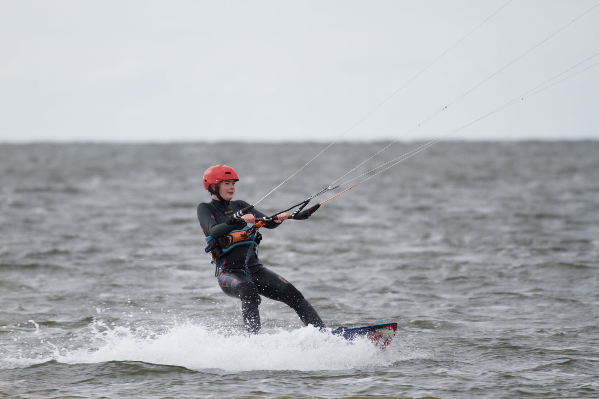Kas oled kunagi vaadanud merel lendavaid lohesid ja surfareid, kes libisevad lainetel justkui ilma pingutuseta? Lohesurf on üks maailma kõige põnevamaid veespor